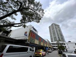 Boon Lay Shopping Centre (D22), Shop House #425736901